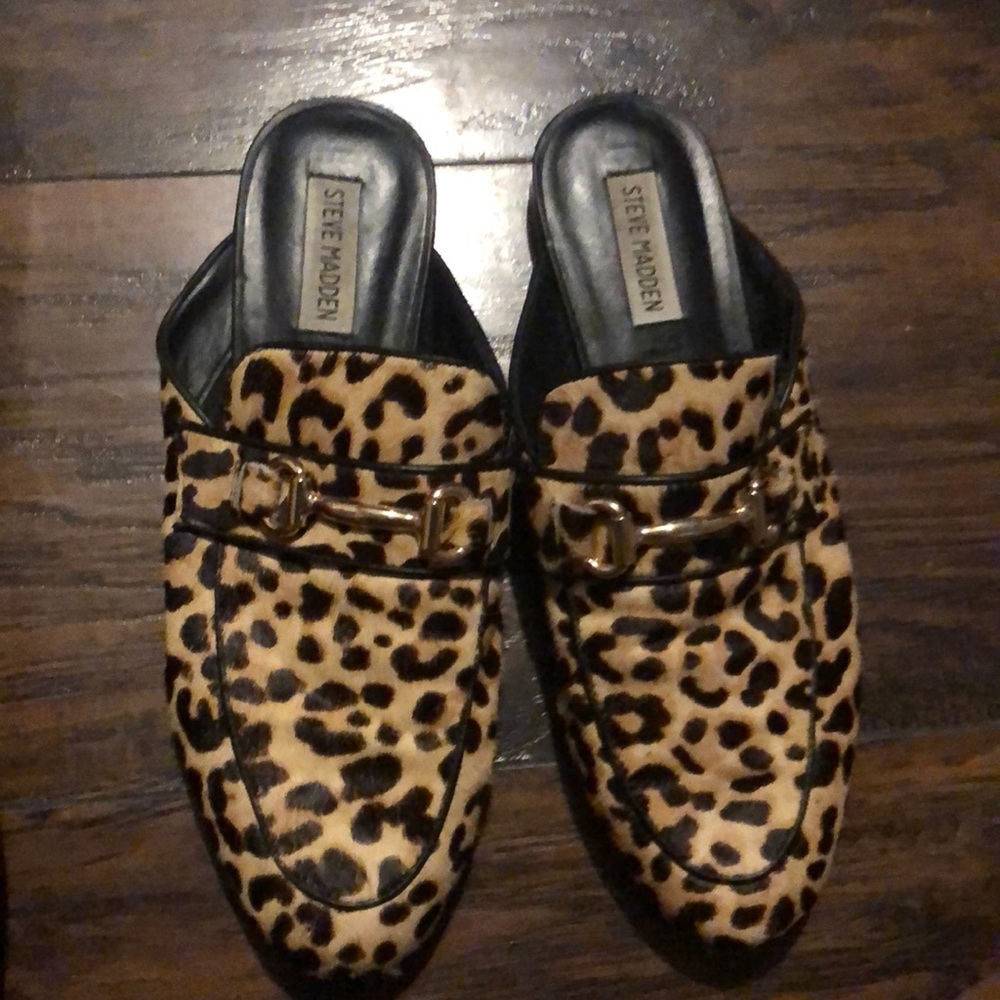 Steve Madden slip on shoe/flat